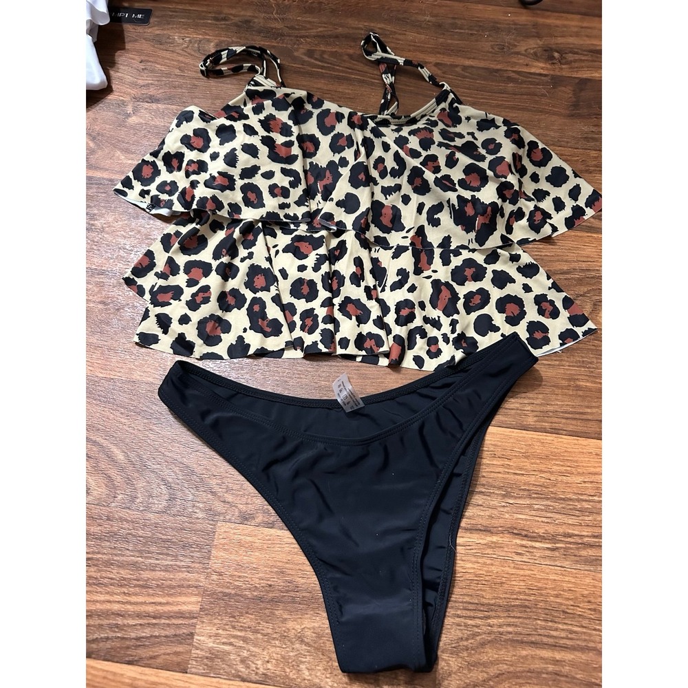 Bathing‎ suit